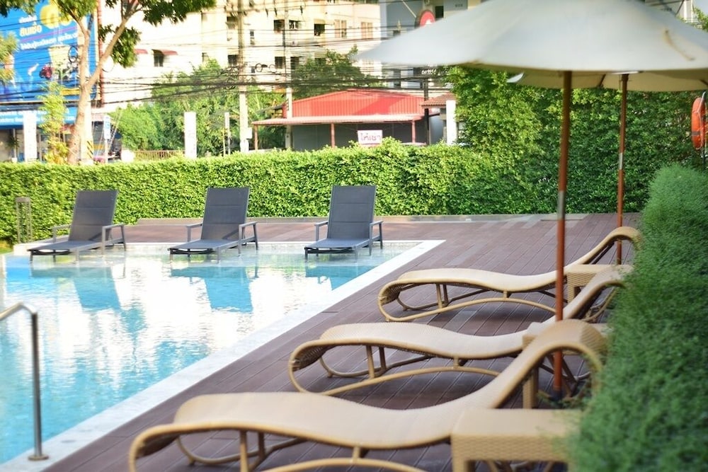 Hotel Wellness Chiangmai Hotel