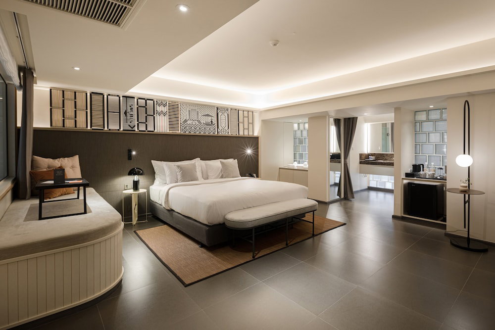 Yanh Ratchawat Hotel
