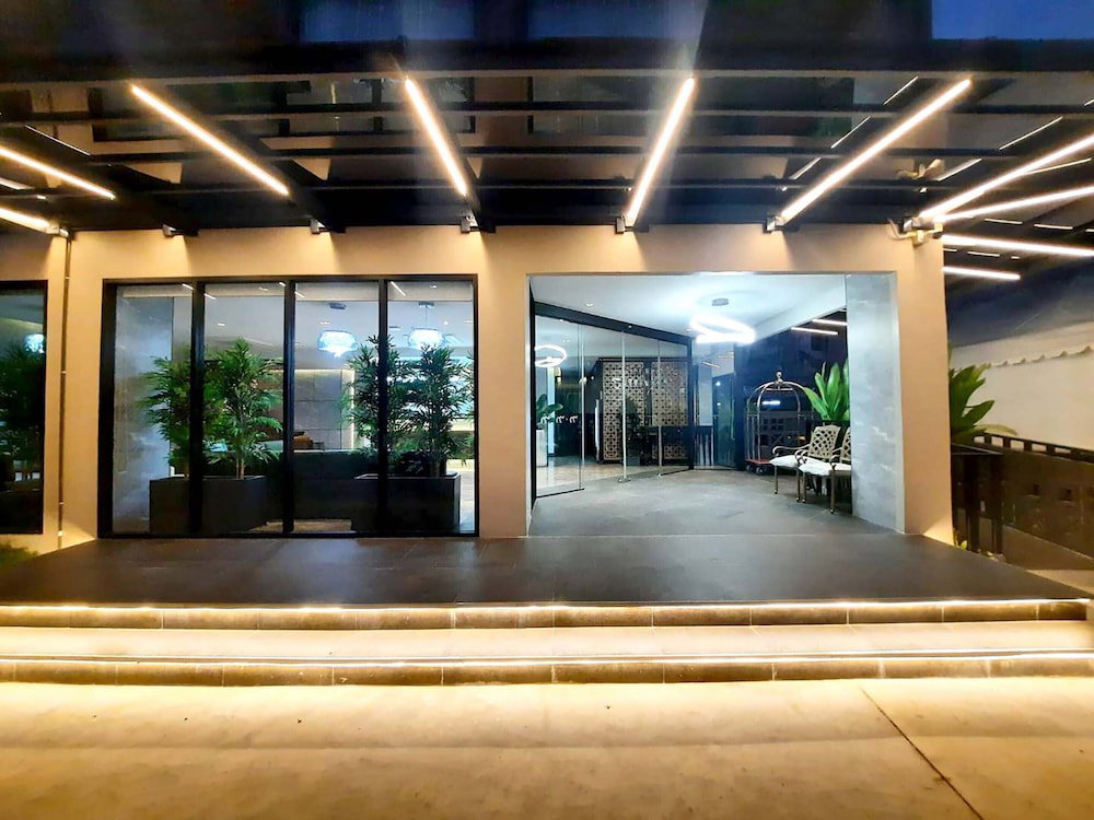 Hotel The 9 Residence Hotel