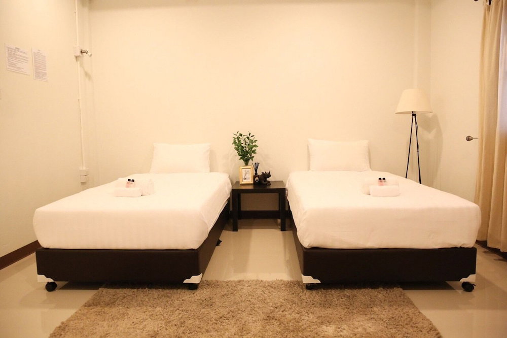 Hotel First Residence