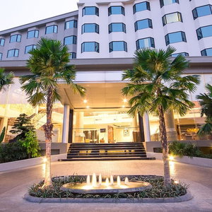 Hotel The Grand Riverside Hotel Phitsanulok cazare Phitsanulok
