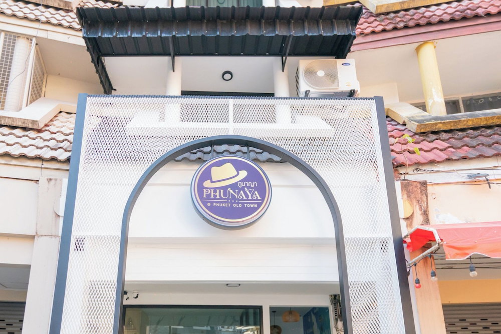 Hotel Phunaya Phuket Oldtown Hotel - Self Check In