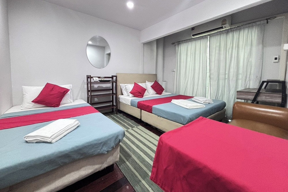 Hotel Sunshiny-Bb Hostel Near Punnavithi Bts Station