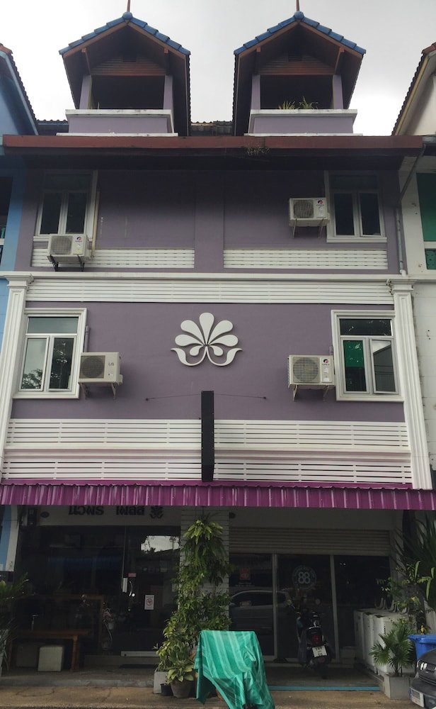 Hotel Nawaporn Place Guesthouse