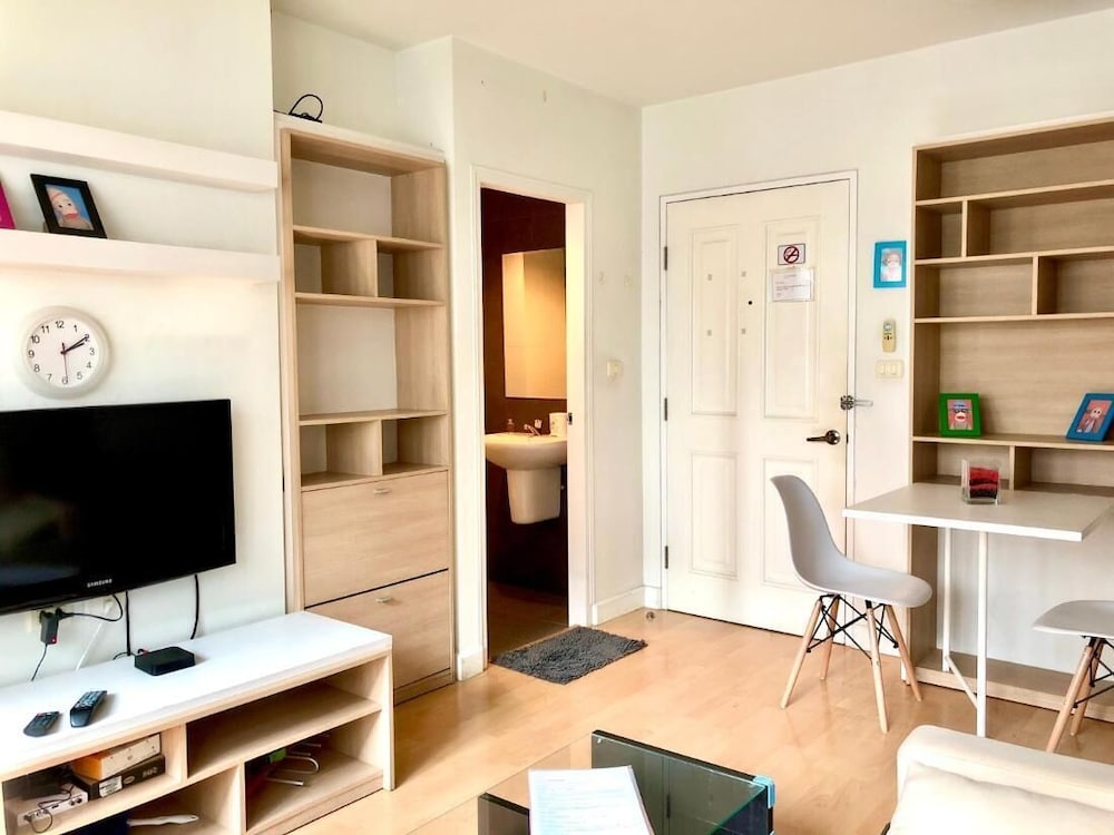 Hotel 1Br Condo 5 Min To Bts 1000Mbps Fiber Wi-Fi Great Location