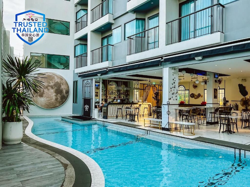 Hotel Ratri Hotel Phuket Old Town
