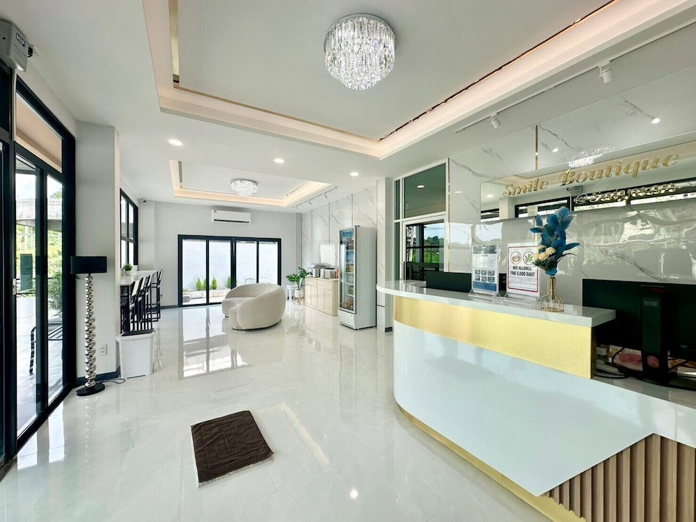 Hotel Smile Boutique At Saiyuan