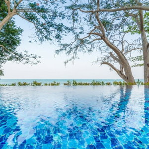 Hotel Koh Sirey Beachfront Pool Villa cazare Ratsada
