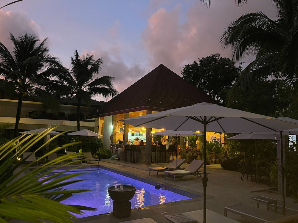 Hotel Lotus Bleu Resort & Restaurant