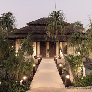 Hotel Serene Maerim Villa cazare San Sai