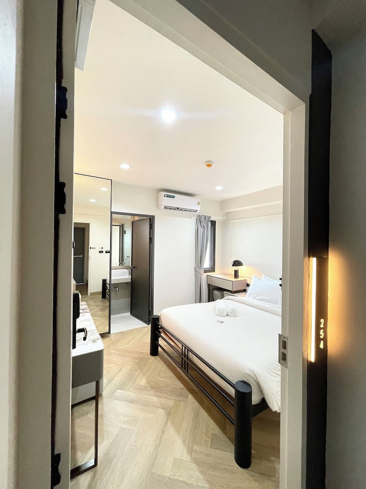 Hotel Reset At Dmk