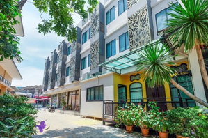 Hotel The Little Nest Phuket cazare Ban Talat Nua