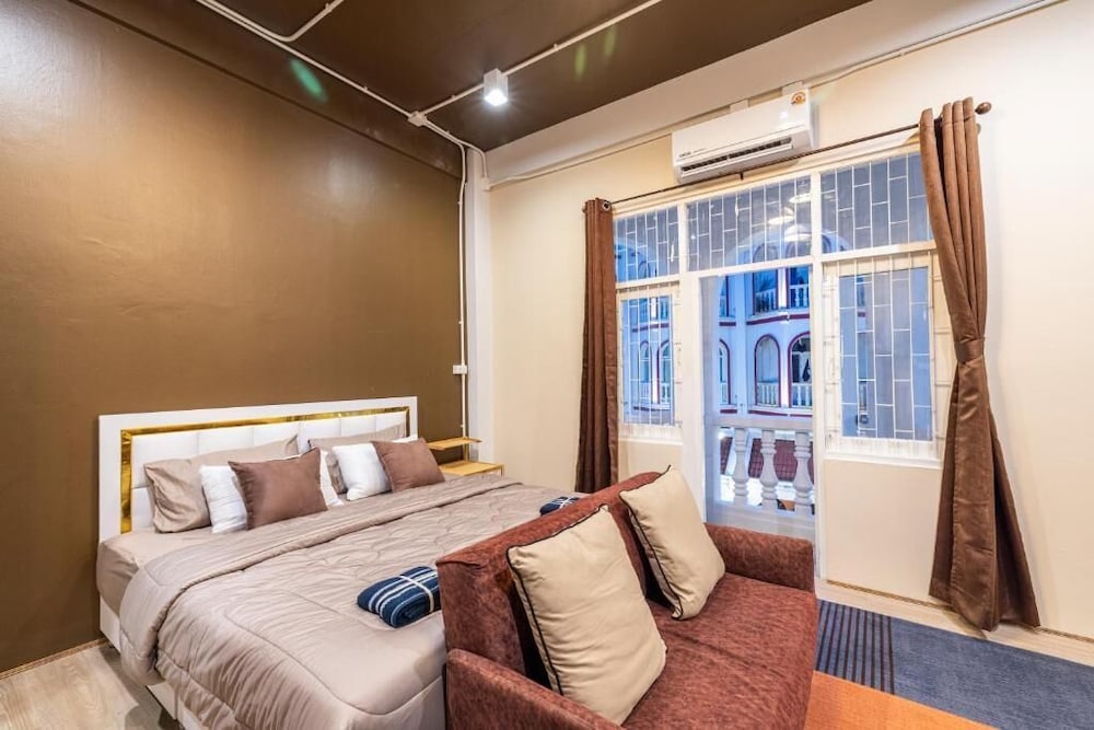 Hotel Queen On Street Guesthouse