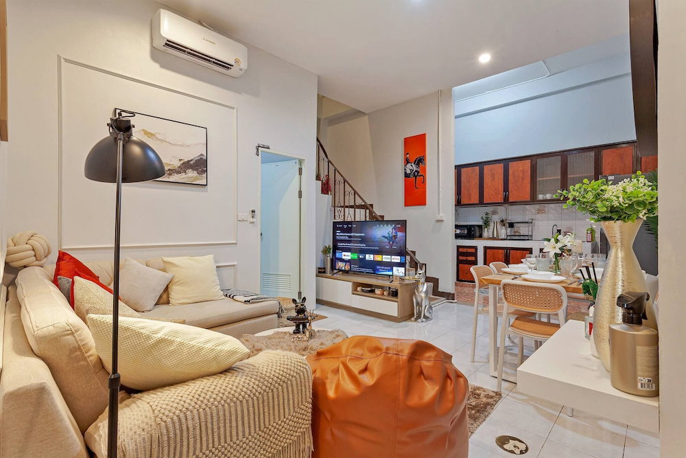 Hotel Coco's Townhouse Bts Onnut 350 Meters 3Br3Bth