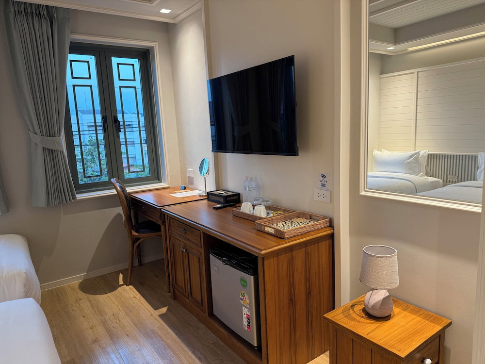 Tuan Hotel Bangkok Near Wat Arun