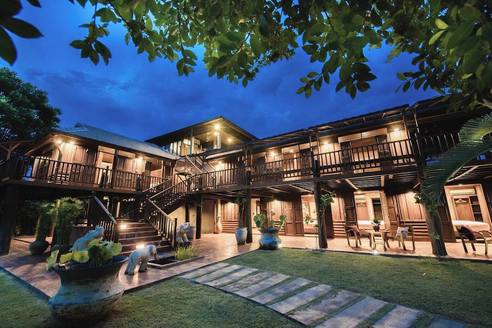 Hotel Cyngam Retreat- A Private Pool Villa With Service