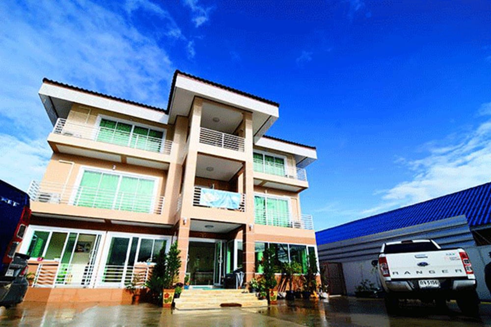 Hotel Laksasuk House