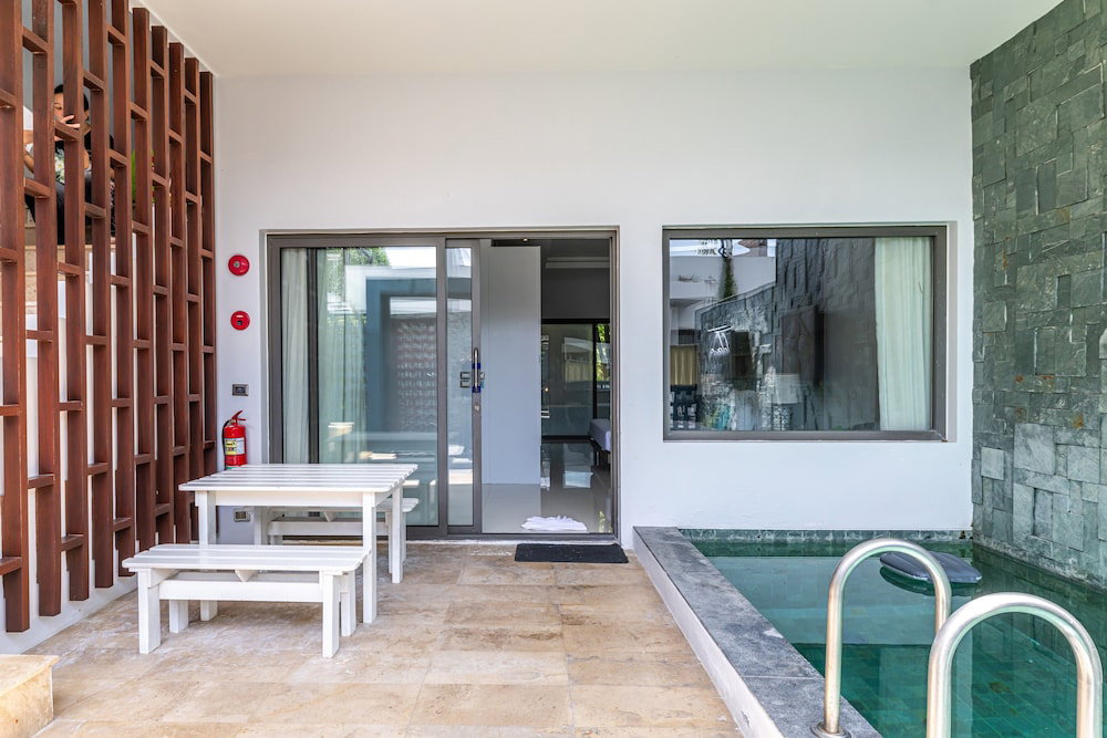 Phuket Moonlit Bay Seaview Resort&Spa