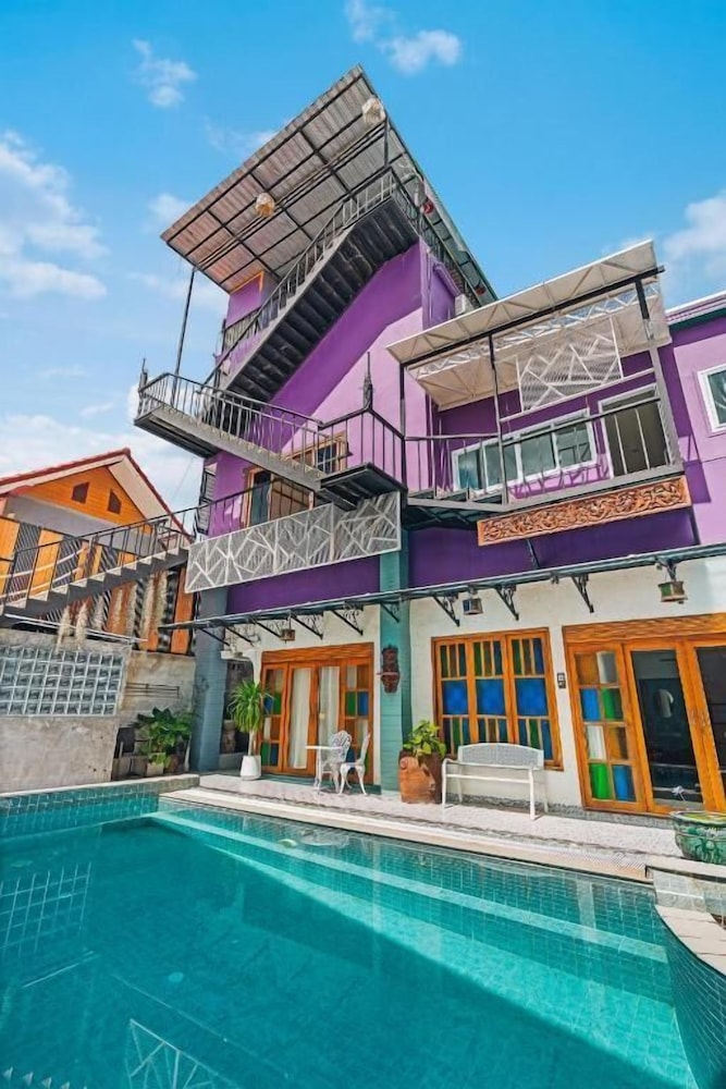 Hotel The Villager Fisherman's Village