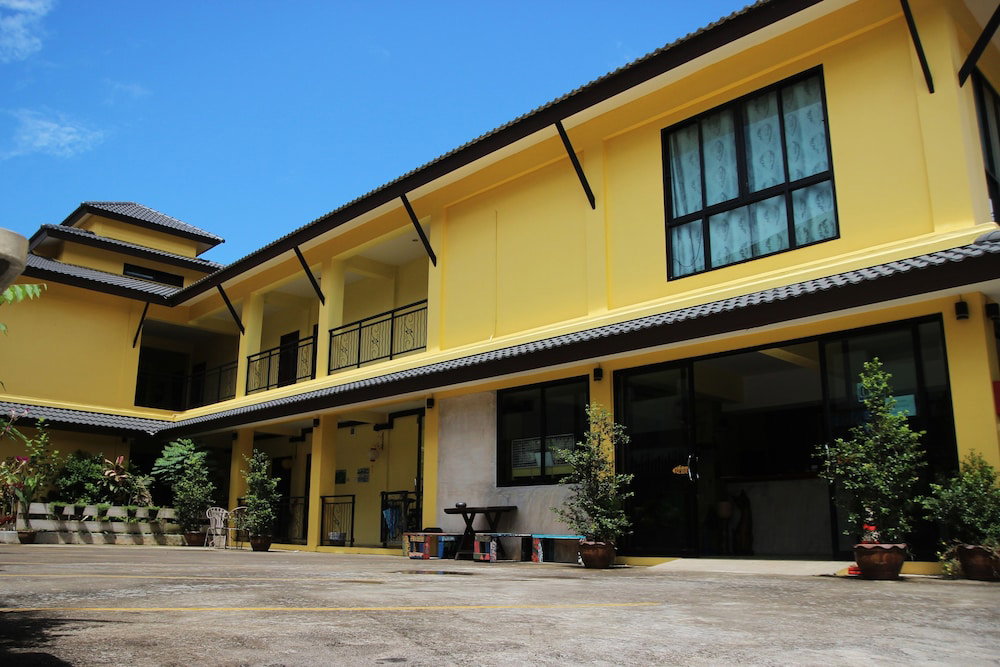 Hotel Baan Pordeedin