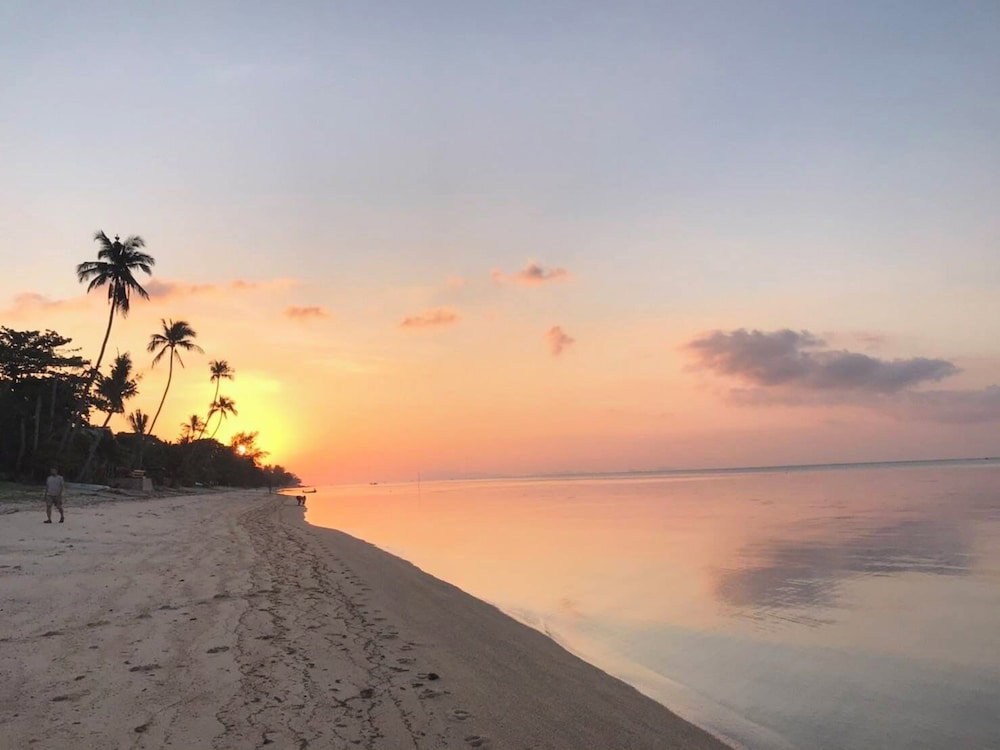 Hotel Krisada Beach Resort