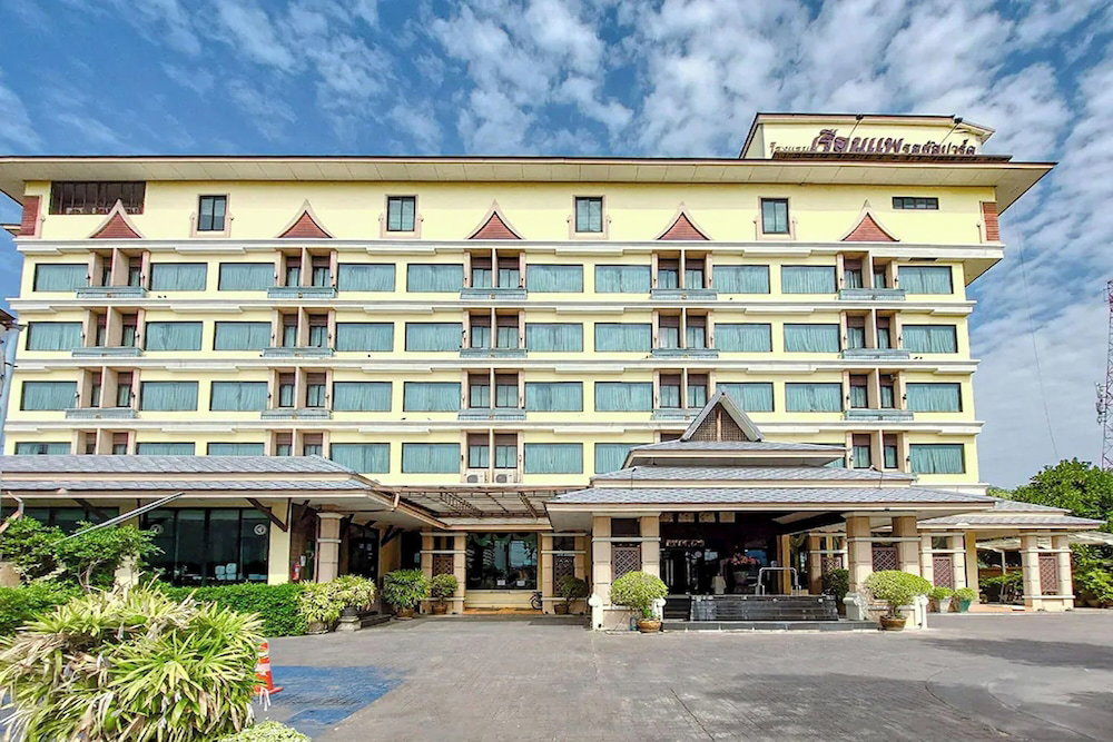 Hotel Ruean Phae Royal Park Hotel