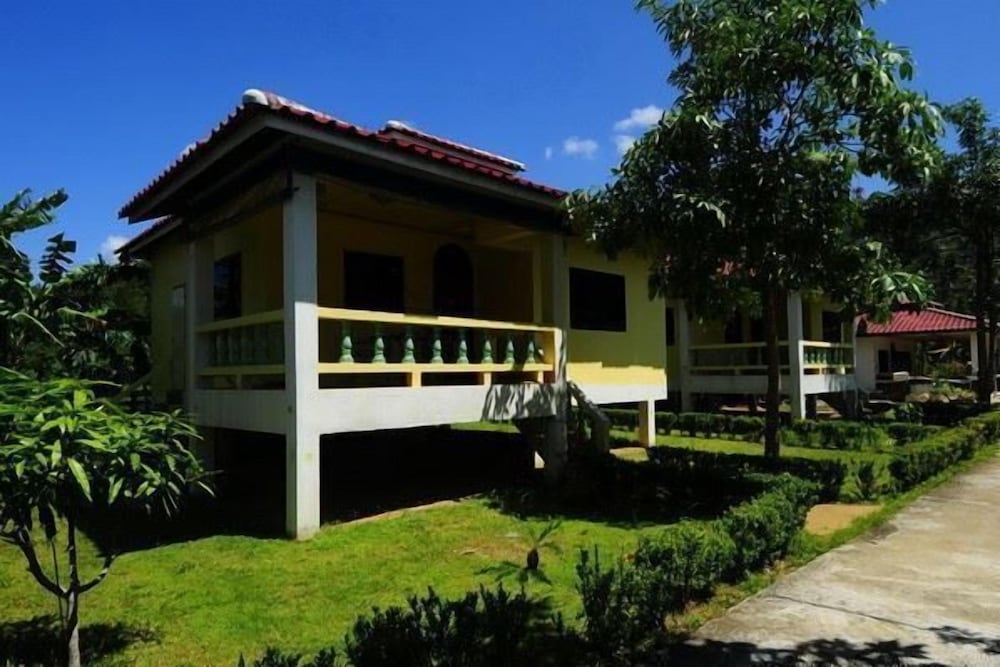 Hotel New Sunrise Village Bang Po Beach