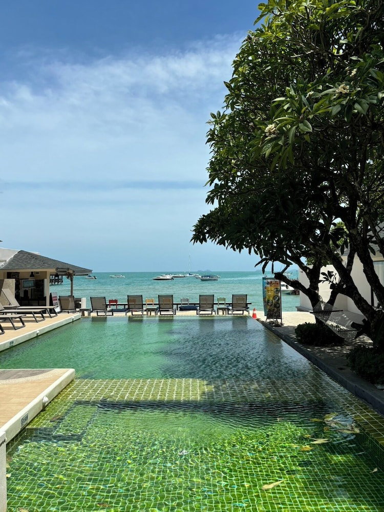 Hotel Punnpreeda Beach Resort