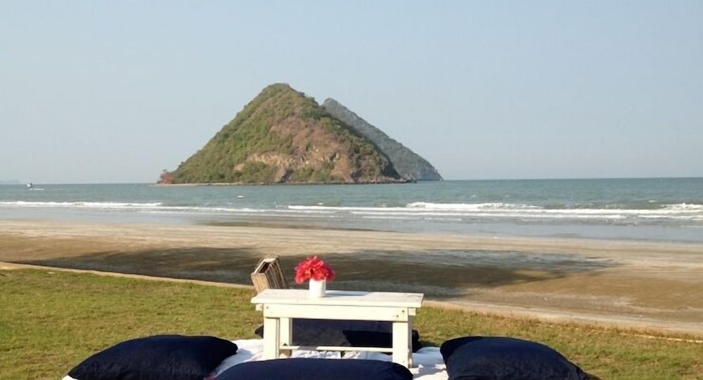 Hotel Brassiere Beach Resort