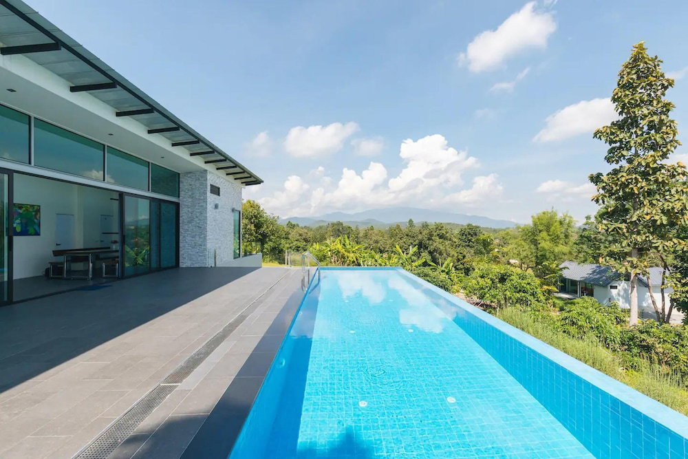 Hotel Stunning 3-Bed Villa In Chiang Mai