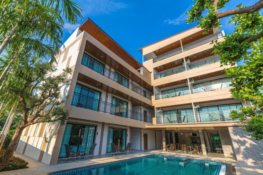 Hotel The Bell Airport Phuket Hotel