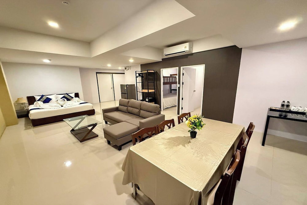 Hotel The Thames Pool Access Resort Sha+