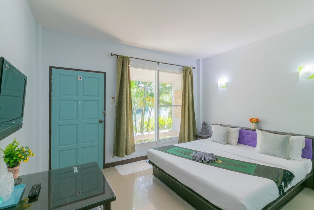 Hotel Chaiyo Resort
