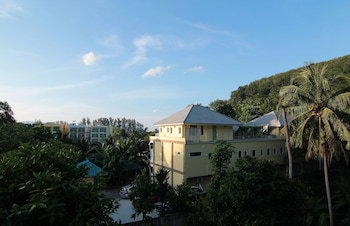 Hotel Naka Resort