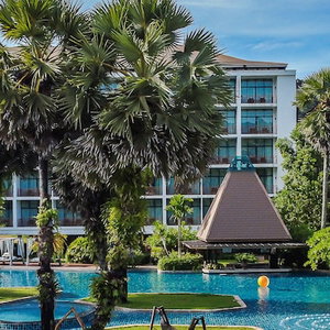 Hotel Naithonburi Beach Resort cazare Suwannaphum
