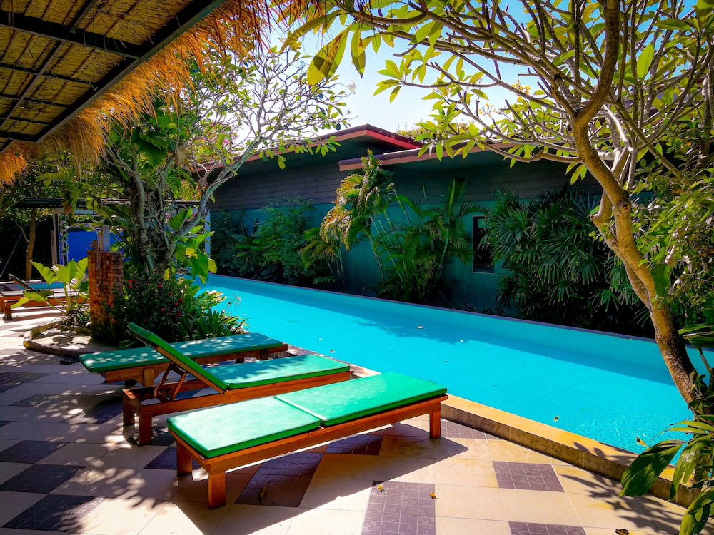 Hotel 2 Home Resort