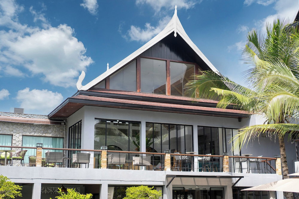 Hotel Howard Johnson By Wyndham Phuket Naiyang