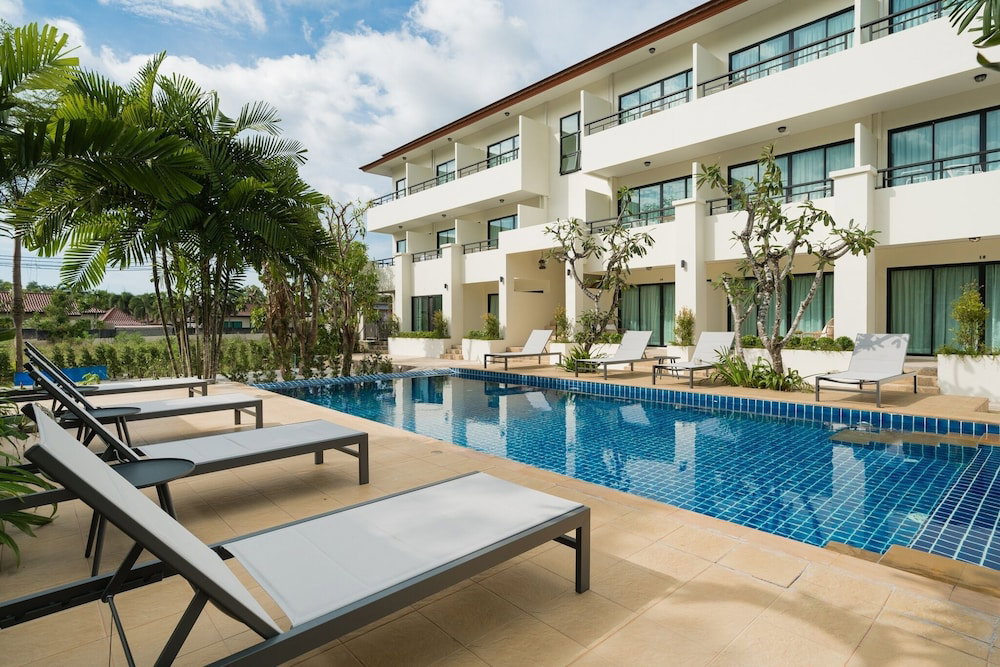 Hotel Hill Myna Holiday Park & Cafe