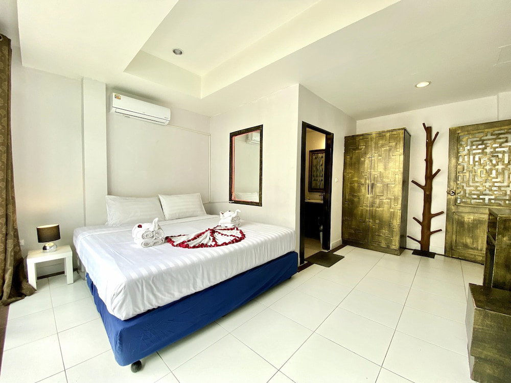 Hotel Beachwalk Patong