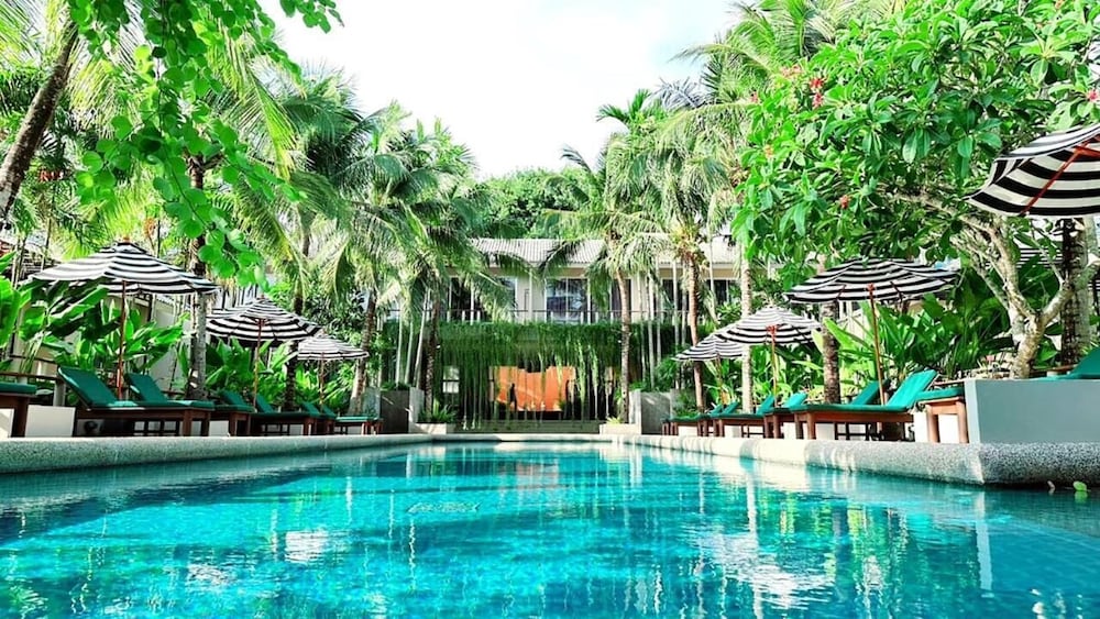 Hotel Signature Phuket Resort