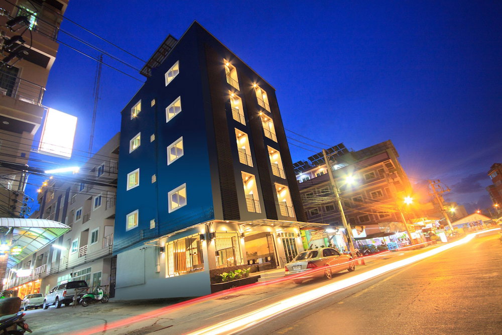 Hotel Hotel The Journey Patong New