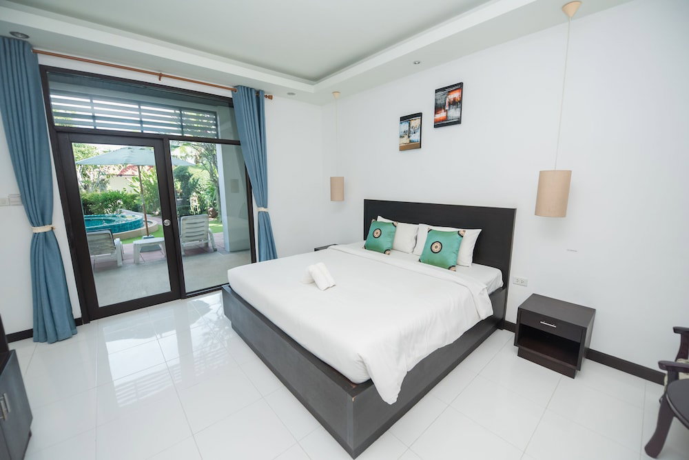 Hotel Phuket Monaburi Boutique Hotel