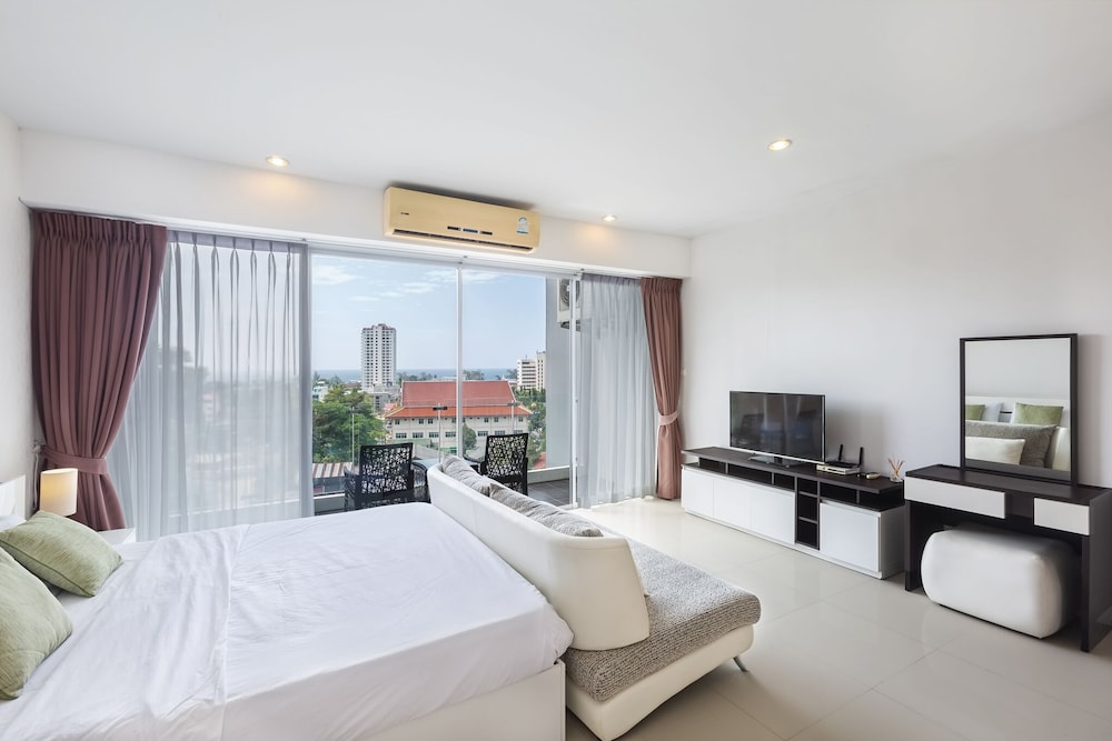 Studio In Chic Condo In Karon A510