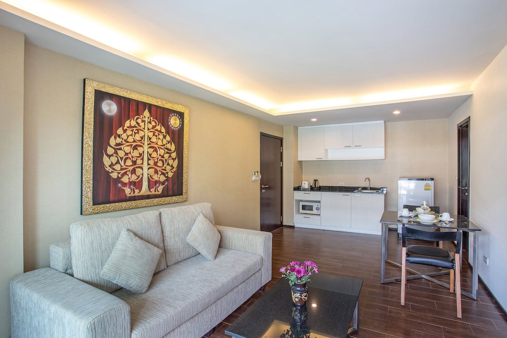 The Title Rawai Pool View Apartment F303