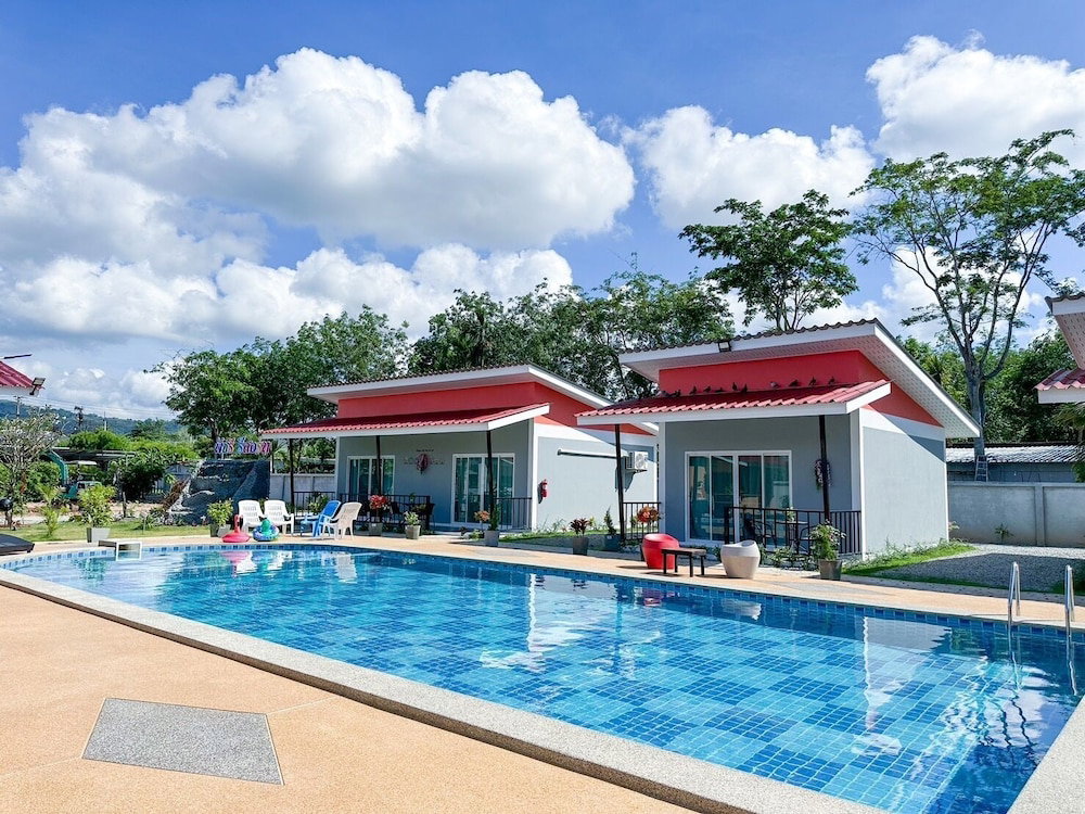 Hotel Patcharee Resort