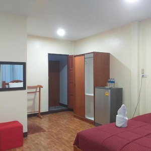 Hotel White Beach Resort cazare Bang Saphan