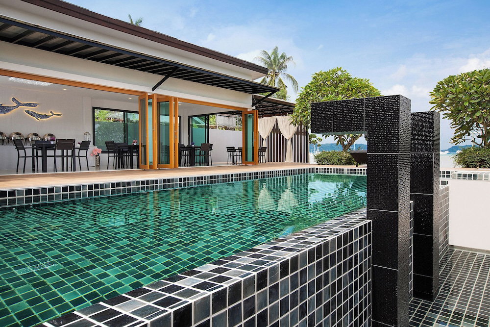 Hotel Nariya Bayfront Phuket
