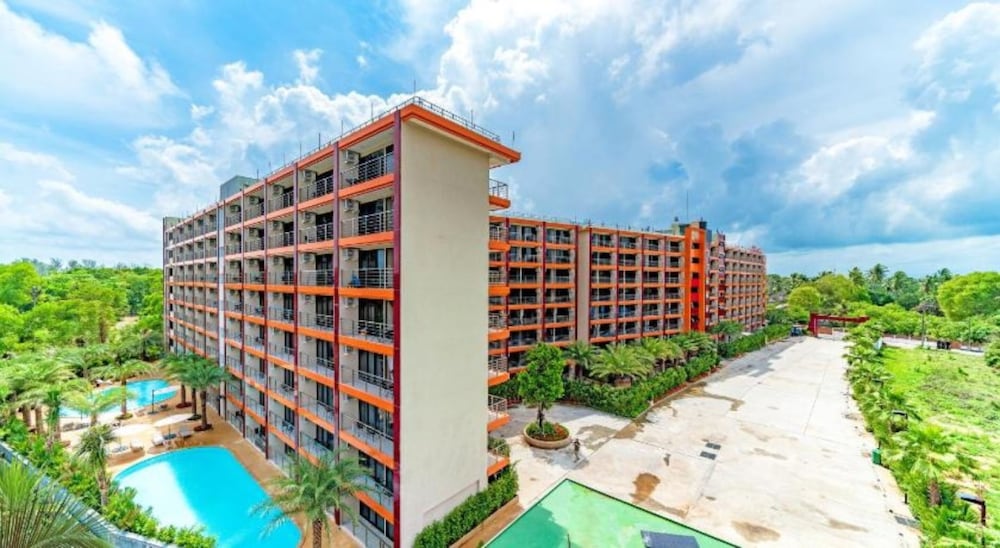 Hotel Mai Khao Beach Condotel By Villacarte