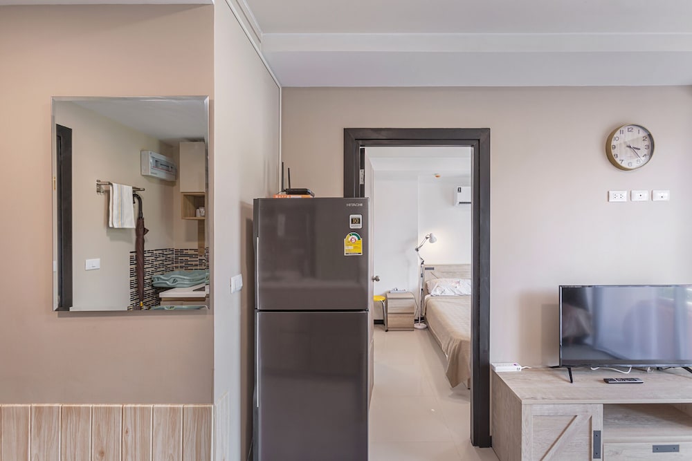 Hotel Rawai Beach Condo Room 407