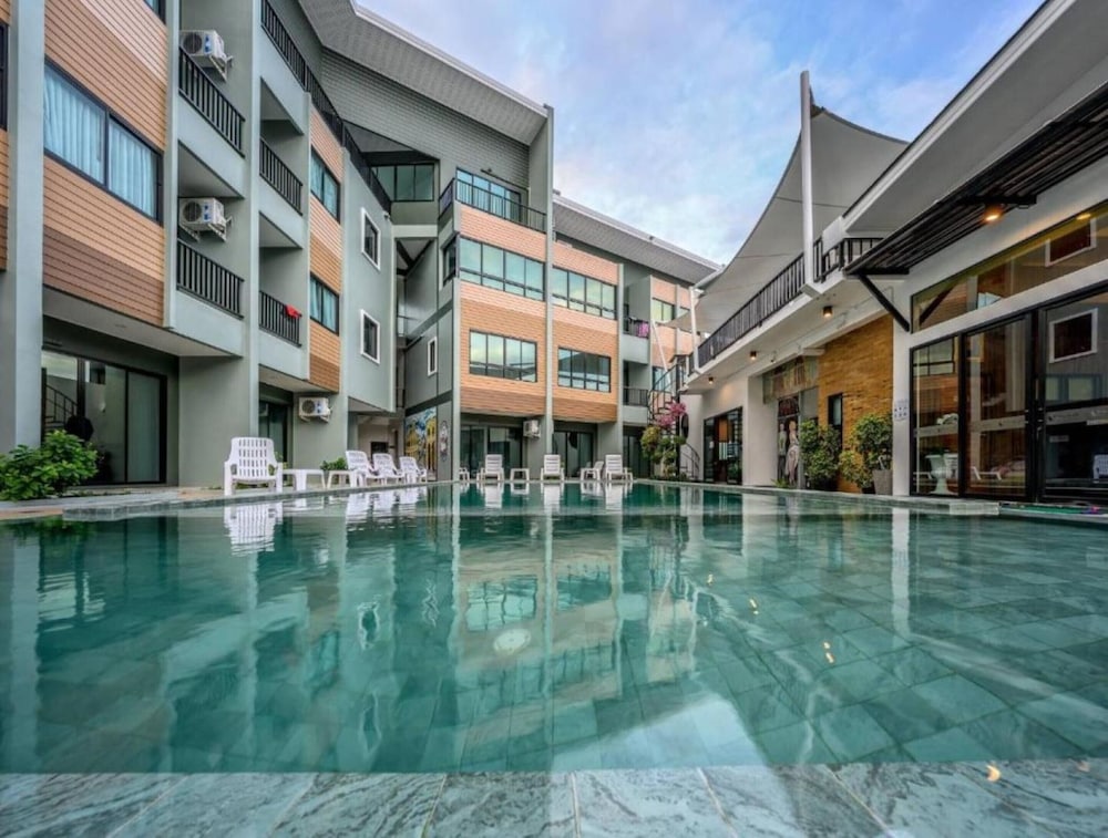 Hotel Phuket Airport Place